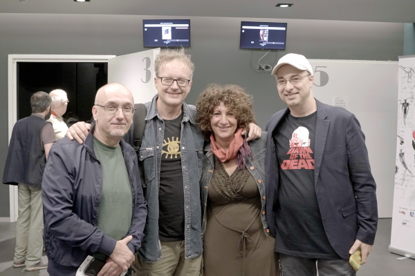 Gli amici di Monsters: Ezia Mitolo (seconda da destra), autrice della locandina e giurata e Paolo Pisanelli (secondo da sinistra), autore del documentario "Arrivano i mostri", al festival come evento speciale!